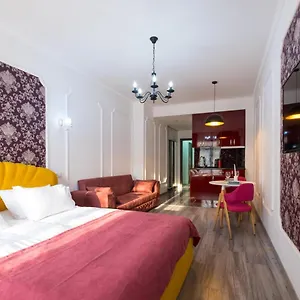 https://iren-river-side-apartments.alltbilisihotels.com